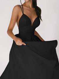 <tc>Elegancka sukienka Alefti czarna</tc>